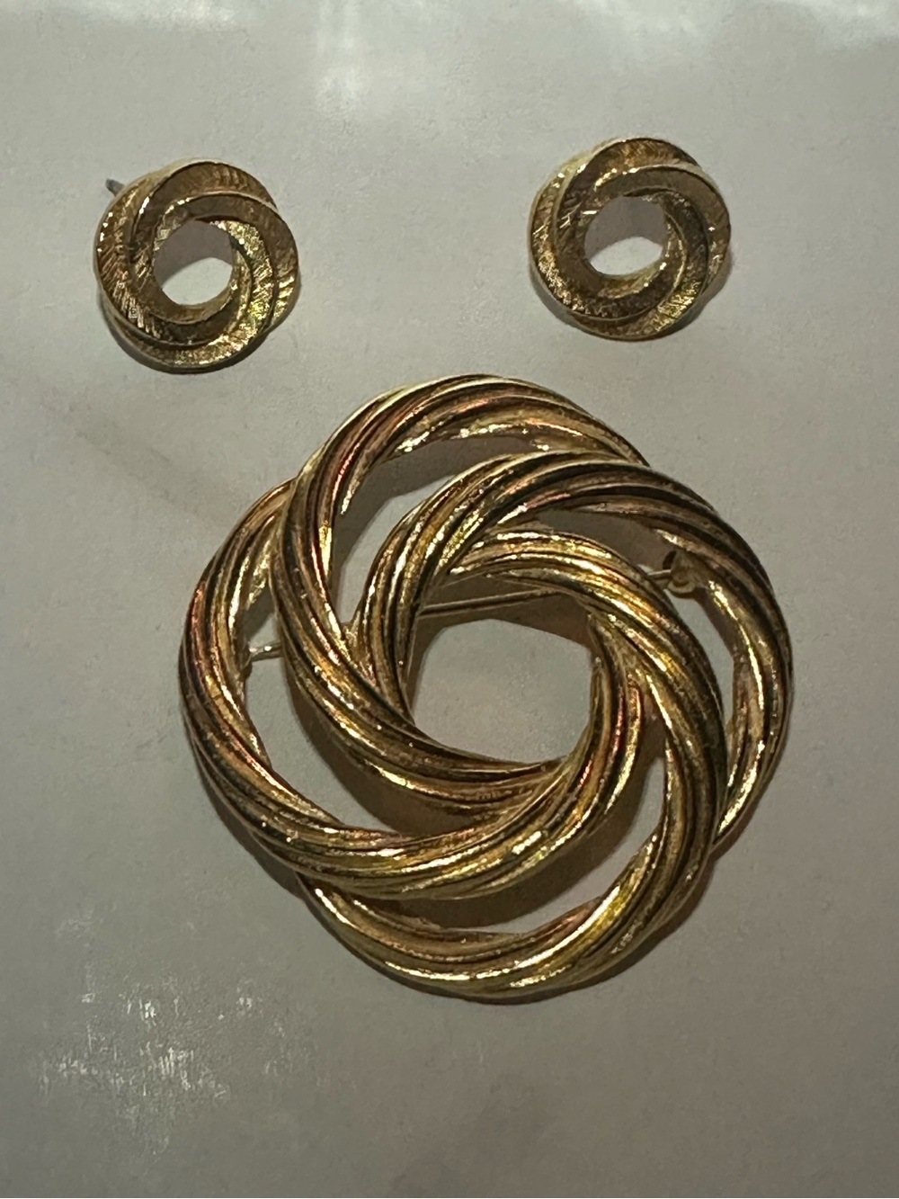 Monet Gold-Tone Twisted Rope Knot Brooch with Unbranded Twisted Rope Studs